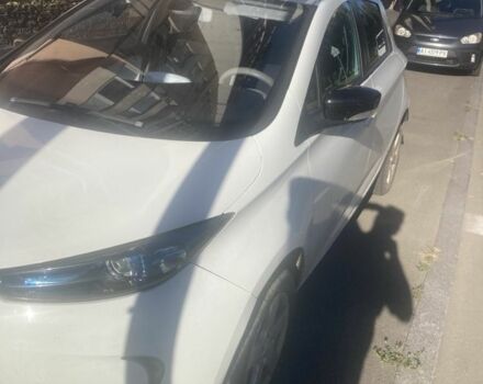 Белый Рено Зое, объемом двигателя 0 л и пробегом 181 тыс. км за 6000 $, фото 2 на Automoto.ua