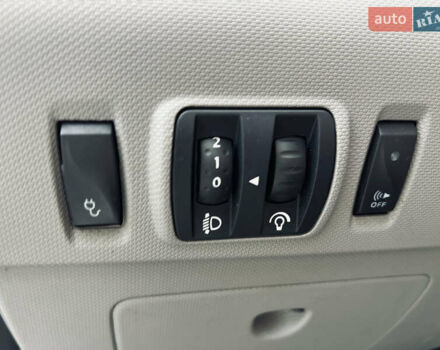Білий Рено Зое, об'ємом двигуна 0 л та пробігом 160 тис. км за 7500 $, фото 40 на Automoto.ua