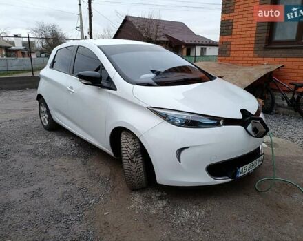 Белый Рено Зое, объемом двигателя 0 л и пробегом 240 тыс. км за 5999 $, фото 16 на Automoto.ua