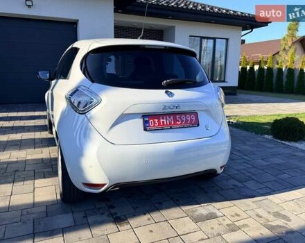 Белый Рено Зое, объемом двигателя 0 л и пробегом 106 тыс. км за 6250 $, фото 8 на Automoto.ua