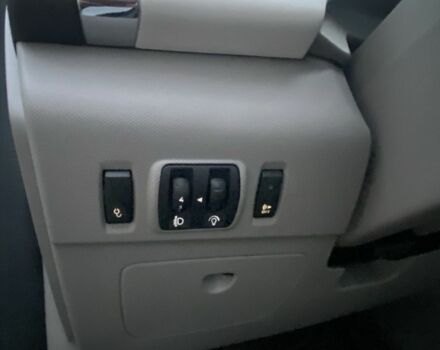 Белый Рено Зое, объемом двигателя 0 л и пробегом 159 тыс. км за 7550 $, фото 11 на Automoto.ua