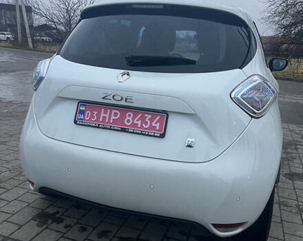 Белый Рено Зое, объемом двигателя 0 л и пробегом 90 тыс. км за 6950 $, фото 4 на Automoto.ua