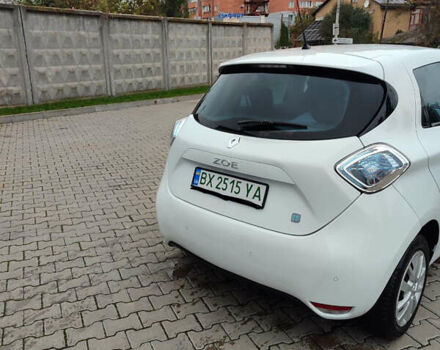Белый Рено Зое, объемом двигателя 0 л и пробегом 98 тыс. км за 6200 $, фото 6 на Automoto.ua