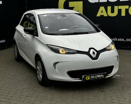 Белый Рено Зое, объемом двигателя 0 л и пробегом 90 тыс. км за 6400 $, фото 2 на Automoto.ua