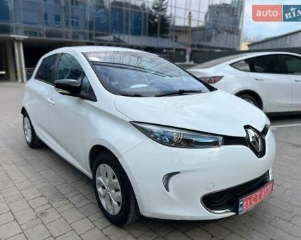 Белый Рено Зое, объемом двигателя 0 л и пробегом 26 тыс. км за 7000 $, фото 10 на Automoto.ua