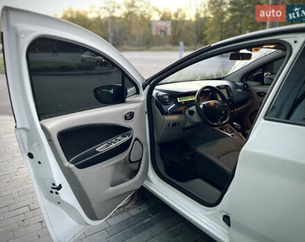 Белый Рено Зое, объемом двигателя 0 л и пробегом 127 тыс. км за 7150 $, фото 29 на Automoto.ua