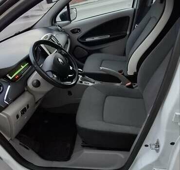 Білий Рено Зое, об'ємом двигуна 0 л та пробігом 104 тис. км за 6500 $, фото 8 на Automoto.ua