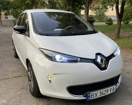 Білий Рено Зое, об'ємом двигуна 0 л та пробігом 98 тис. км за 6999 $, фото 1 на Automoto.ua