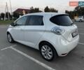 Белый Рено Зое, объемом двигателя 0 л и пробегом 98 тыс. км за 6800 $, фото 3 на Automoto.ua
