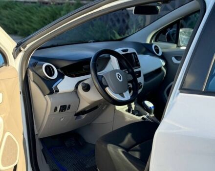 Белый Рено Зое, объемом двигателя 0 л и пробегом 98 тыс. км за 5250 $, фото 6 на Automoto.ua