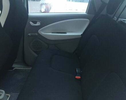 Белый Рено Зое, объемом двигателя 0 л и пробегом 120 тыс. км за 6600 $, фото 7 на Automoto.ua