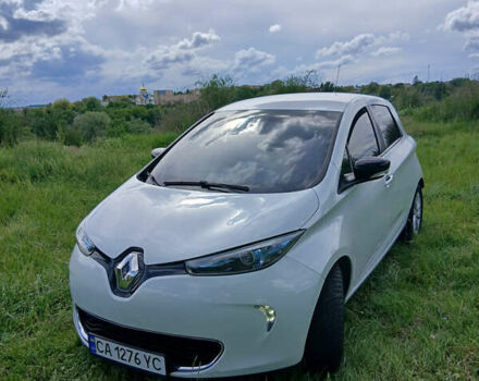 Белый Рено Зое, объемом двигателя 0 л и пробегом 121 тыс. км за 7900 $, фото 7 на Automoto.ua