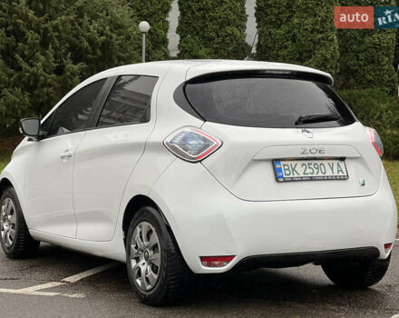 Белый Рено Зое, объемом двигателя 0 л и пробегом 82 тыс. км за 6900 $, фото 16 на Automoto.ua
