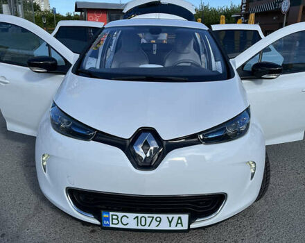 Белый Рено Зое, объемом двигателя 0 л и пробегом 61 тыс. км за 7900 $, фото 16 на Automoto.ua
