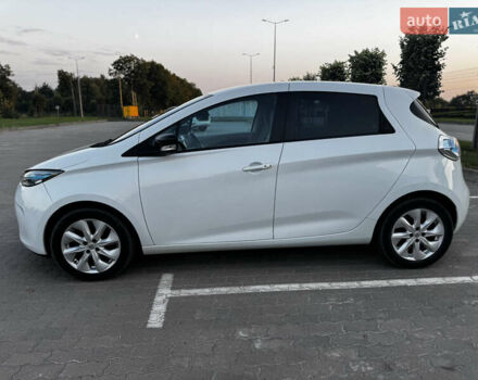 Белый Рено Зое, объемом двигателя 0 л и пробегом 98 тыс. км за 6800 $, фото 2 на Automoto.ua