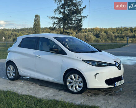 Белый Рено Зое, объемом двигателя 0 л и пробегом 128 тыс. км за 7500 $, фото 4 на Automoto.ua