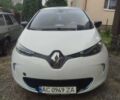 Белый Рено Зое, объемом двигателя 0 л и пробегом 180 тыс. км за 5500 $, фото 1 на Automoto.ua