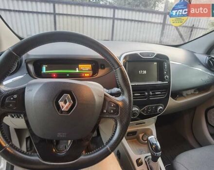 Білий Рено Зое, об'ємом двигуна 0 л та пробігом 131 тис. км за 6300 $, фото 13 на Automoto.ua