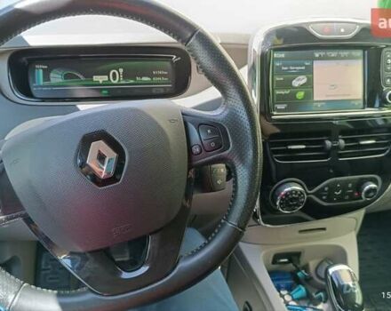 Белый Рено Зое, объемом двигателя 0 л и пробегом 100 тыс. км за 7300 $, фото 14 на Automoto.ua