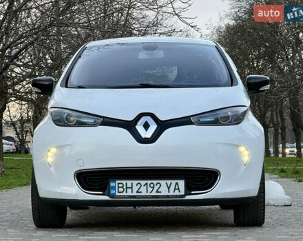 Белый Рено Зое, объемом двигателя 0 л и пробегом 147 тыс. км за 5999 $, фото 8 на Automoto.ua
