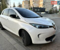 Белый Рено Зое, объемом двигателя 0 л и пробегом 127 тыс. км за 5800 $, фото 1 на Automoto.ua