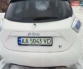 Белый Рено Зое, объемом двигателя 0 л и пробегом 134 тыс. км за 5300 $, фото 27 на Automoto.ua