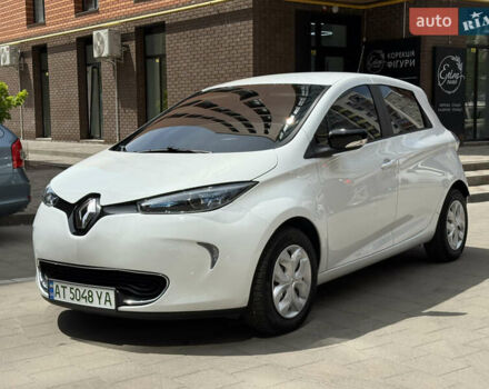 Белый Рено Зое, объемом двигателя 0 л и пробегом 50 тыс. км за 7650 $, фото 3 на Automoto.ua