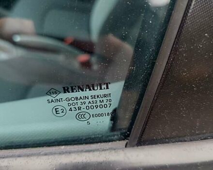 Білий Рено Зое, об'ємом двигуна 0 л та пробігом 130 тис. км за 6100 $, фото 15 на Automoto.ua