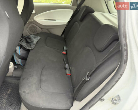 Білий Рено Зое, об'ємом двигуна 0 л та пробігом 80 тис. км за 5800 $, фото 15 на Automoto.ua