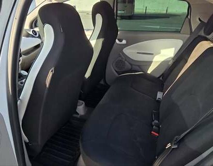 Білий Рено Зое, об'ємом двигуна 0 л та пробігом 192 тис. км за 5700 $, фото 28 на Automoto.ua