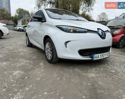 Белый Рено Зое, объемом двигателя 0 л и пробегом 62 тыс. км за 8300 $, фото 2 на Automoto.ua