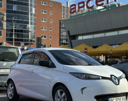 Белый Рено Зое, объемом двигателя 0 л и пробегом 150 тыс. км за 6900 $, фото 1 на Automoto.ua