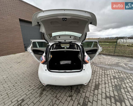 Білий Рено Зое, об'ємом двигуна 0 л та пробігом 87 тис. км за 7800 $, фото 10 на Automoto.ua