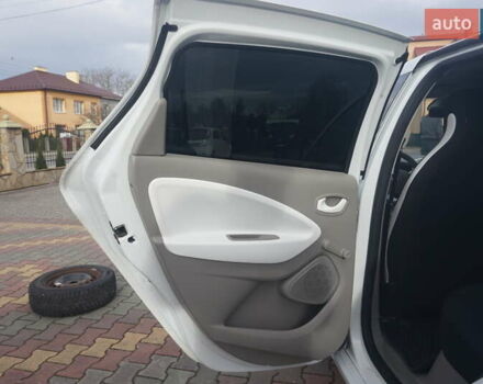 Білий Рено Зое, об'ємом двигуна 0 л та пробігом 112 тис. км за 6777 $, фото 43 на Automoto.ua