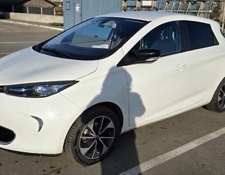 Білий Рено Зое, об'ємом двигуна 0 л та пробігом 192 тис. км за 5700 $, фото 12 на Automoto.ua