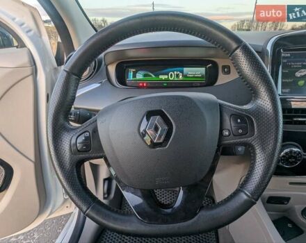 Белый Рено Зое, объемом двигателя 0 л и пробегом 51 тыс. км за 6995 $, фото 41 на Automoto.ua