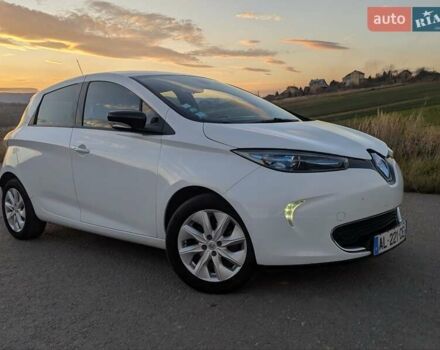 Белый Рено Зое, объемом двигателя 0 л и пробегом 51 тыс. км за 6995 $, фото 7 на Automoto.ua