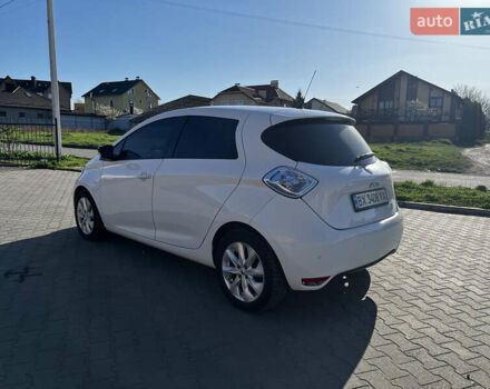 Белый Рено Зое, объемом двигателя 0 л и пробегом 72 тыс. км за 7900 $, фото 8 на Automoto.ua