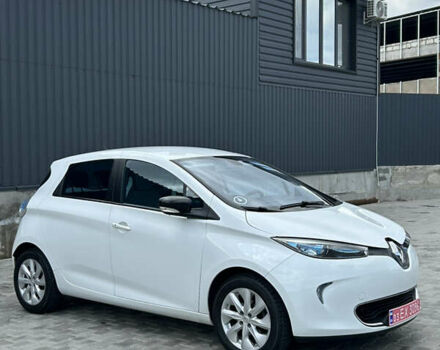 Белый Рено Зое, объемом двигателя 0 л и пробегом 80 тыс. км за 6999 $, фото 6 на Automoto.ua