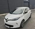 Белый Рено Зое, объемом двигателя 0 л и пробегом 129 тыс. км за 7800 $, фото 1 на Automoto.ua