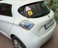 Белый Рено Зое, объемом двигателя 0 л и пробегом 114 тыс. км за 10000 $, фото 6 на Automoto.ua