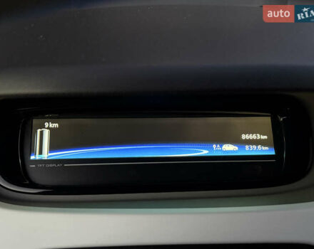 Белый Рено Зое, объемом двигателя 0 л и пробегом 86 тыс. км за 7200 $, фото 10 на Automoto.ua