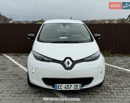 Белый Рено Зое, объемом двигателя 0 л и пробегом 125 тыс. км за 6700 $, фото 7 на Automoto.ua