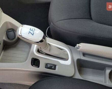 Белый Рено Зое, объемом двигателя 0 л и пробегом 113 тыс. км за 7200 $, фото 14 на Automoto.ua