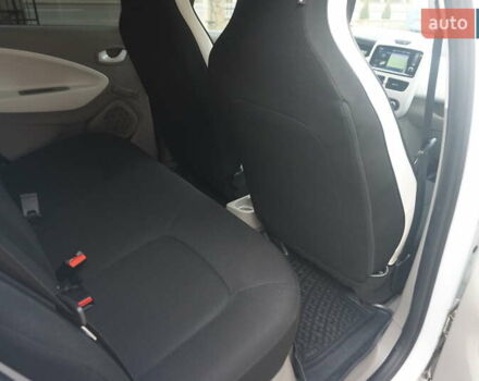 Білий Рено Зое, об'ємом двигуна 0 л та пробігом 112 тис. км за 6777 $, фото 41 на Automoto.ua