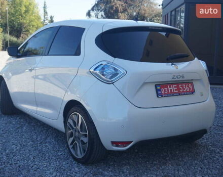 Белый Рено Зое, объемом двигателя 0 л и пробегом 93 тыс. км за 7200 $, фото 9 на Automoto.ua