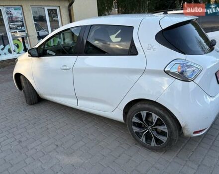 Белый Рено Зое, объемом двигателя 0 л и пробегом 56 тыс. км за 9900 $, фото 4 на Automoto.ua