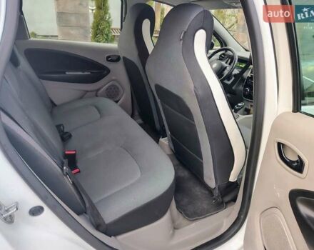 Білий Рено Зое, об'ємом двигуна 0 л та пробігом 40 тис. км за 6900 $, фото 8 на Automoto.ua