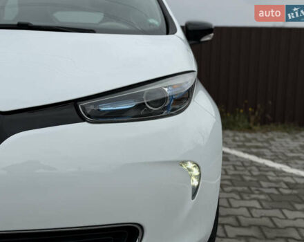 Белый Рено Зое, объемом двигателя 0 л и пробегом 125 тыс. км за 6700 $, фото 8 на Automoto.ua