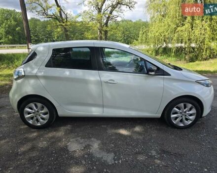 Белый Рено Зое, объемом двигателя 0 л и пробегом 107 тыс. км за 6900 $, фото 5 на Automoto.ua